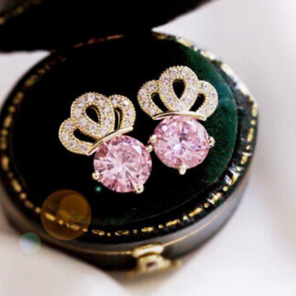NWT 18k gold plated CROWN 👑 EARRINGS